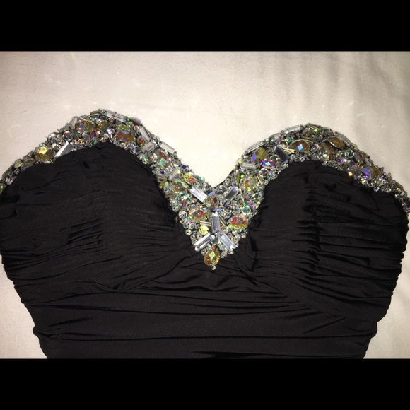 NWOT Allure Evening Sweetheart Crystal Dress - Picture 2 of 6